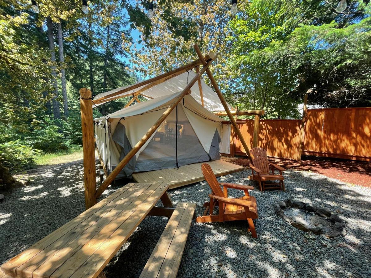 Umpqua'S Last Resort - Wilderness Cabins, Rv Park & Glamping Idleyld Park Buitenkant foto