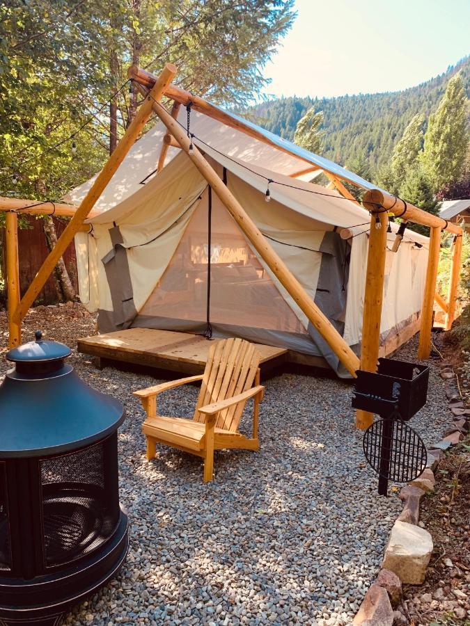 Umpqua'S Last Resort - Wilderness Cabins, Rv Park & Glamping Idleyld Park Buitenkant foto