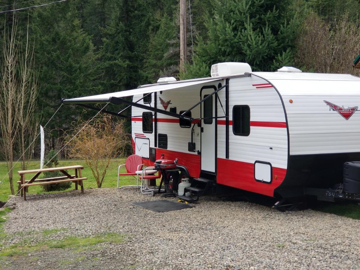 Umpqua'S Last Resort - Wilderness Cabins, Rv Park & Glamping Idleyld Park Buitenkant foto