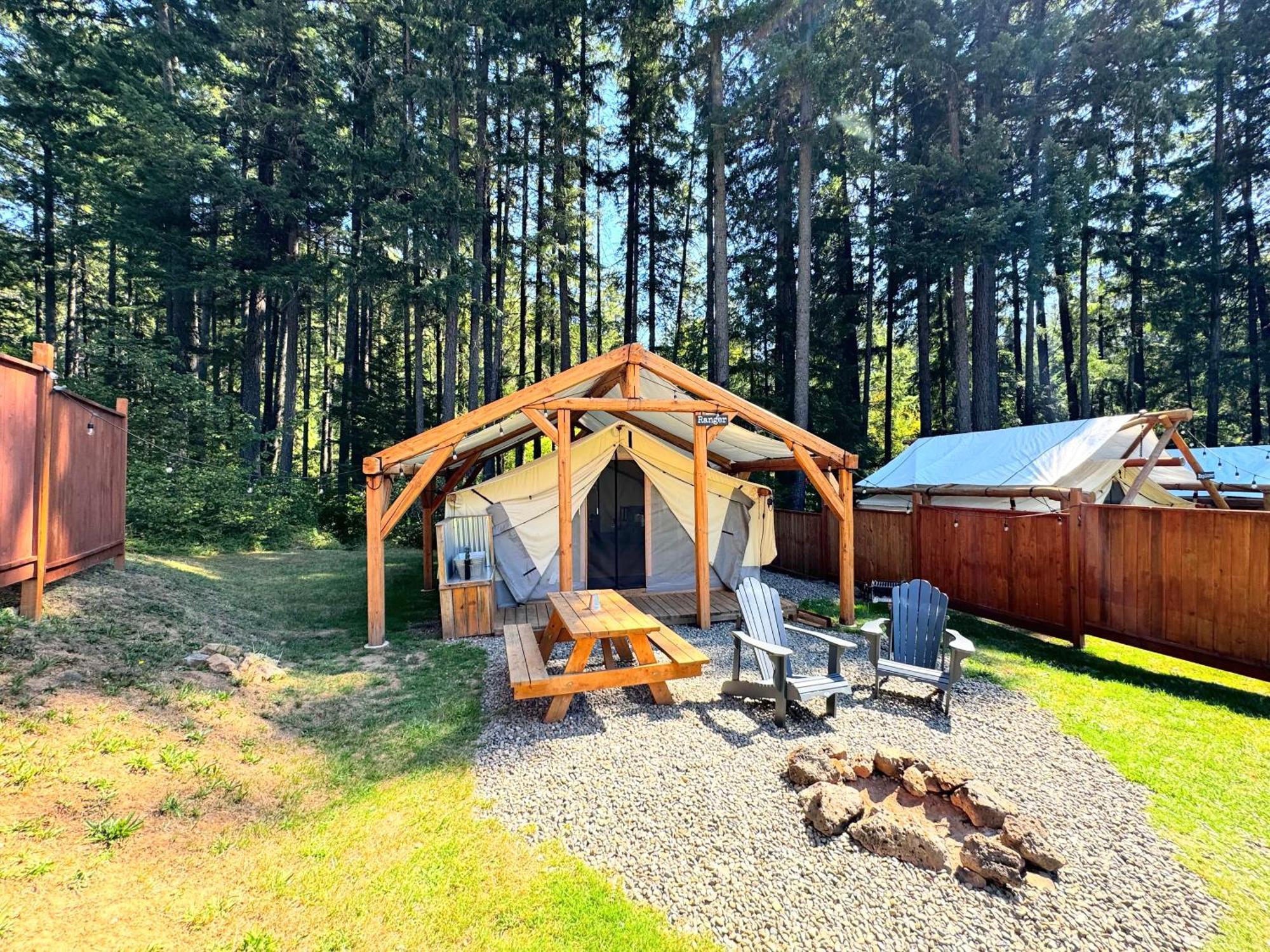 Umpqua'S Last Resort - Wilderness Cabins, Rv Park & Glamping Idleyld Park Buitenkant foto