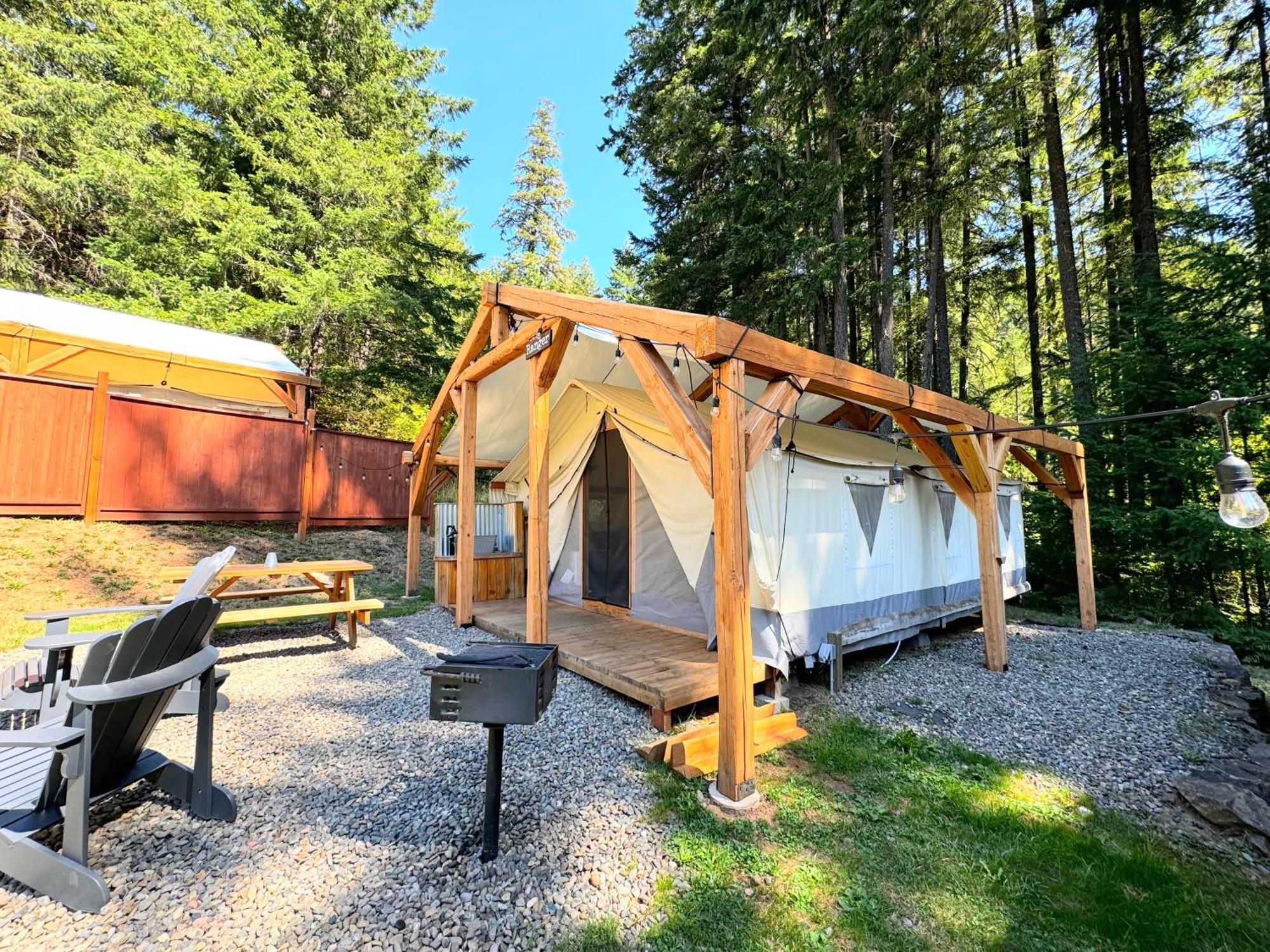 Umpqua'S Last Resort - Wilderness Cabins, Rv Park & Glamping Idleyld Park Buitenkant foto