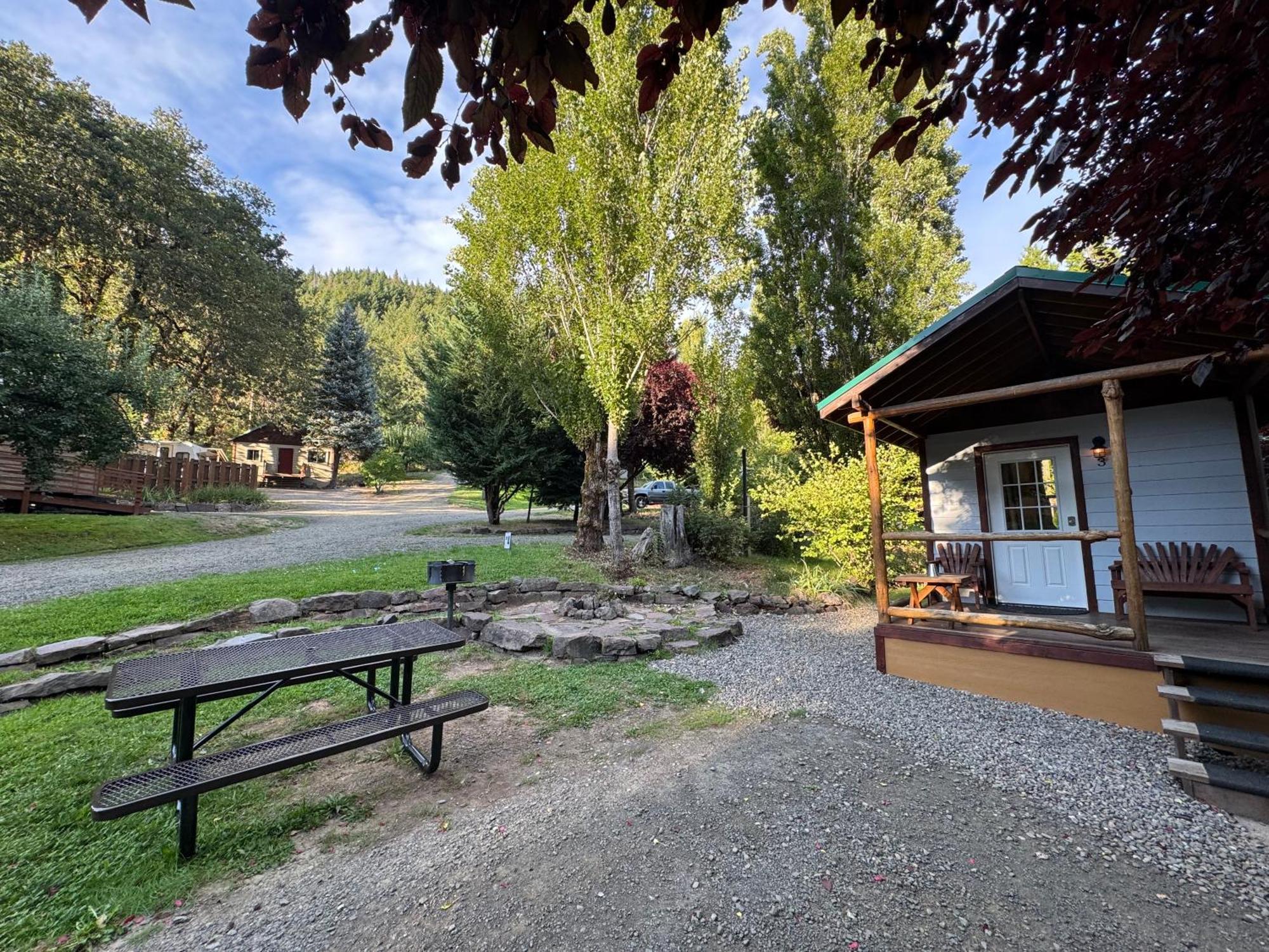 Umpqua'S Last Resort - Wilderness Cabins, Rv Park & Glamping Idleyld Park Buitenkant foto