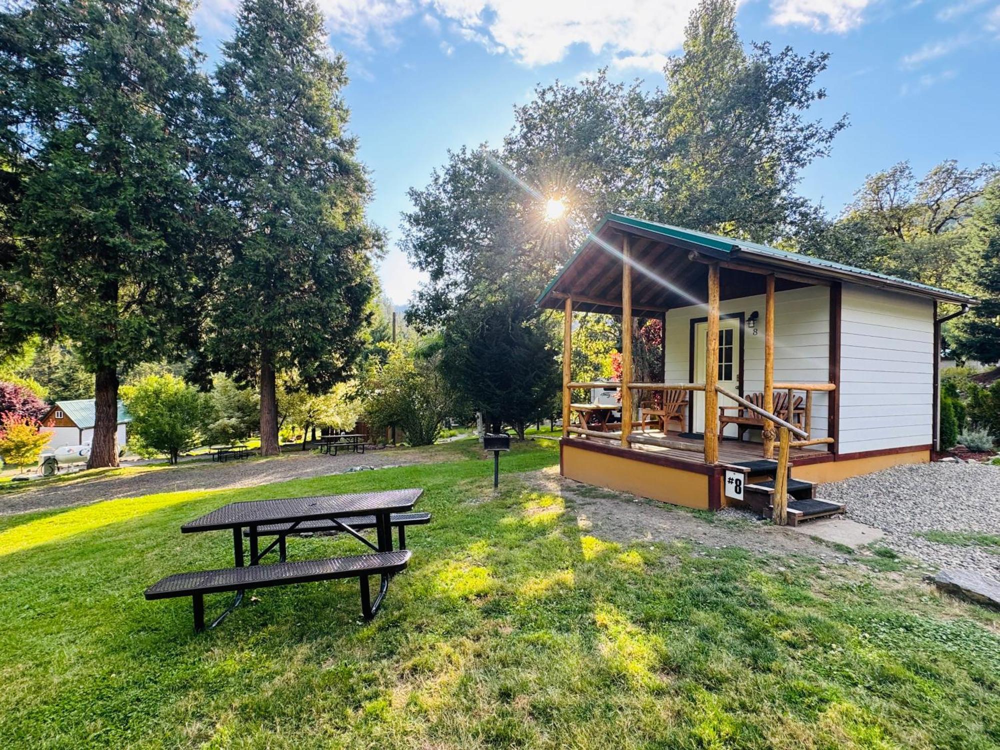 Umpqua'S Last Resort - Wilderness Cabins, Rv Park & Glamping Idleyld Park Buitenkant foto