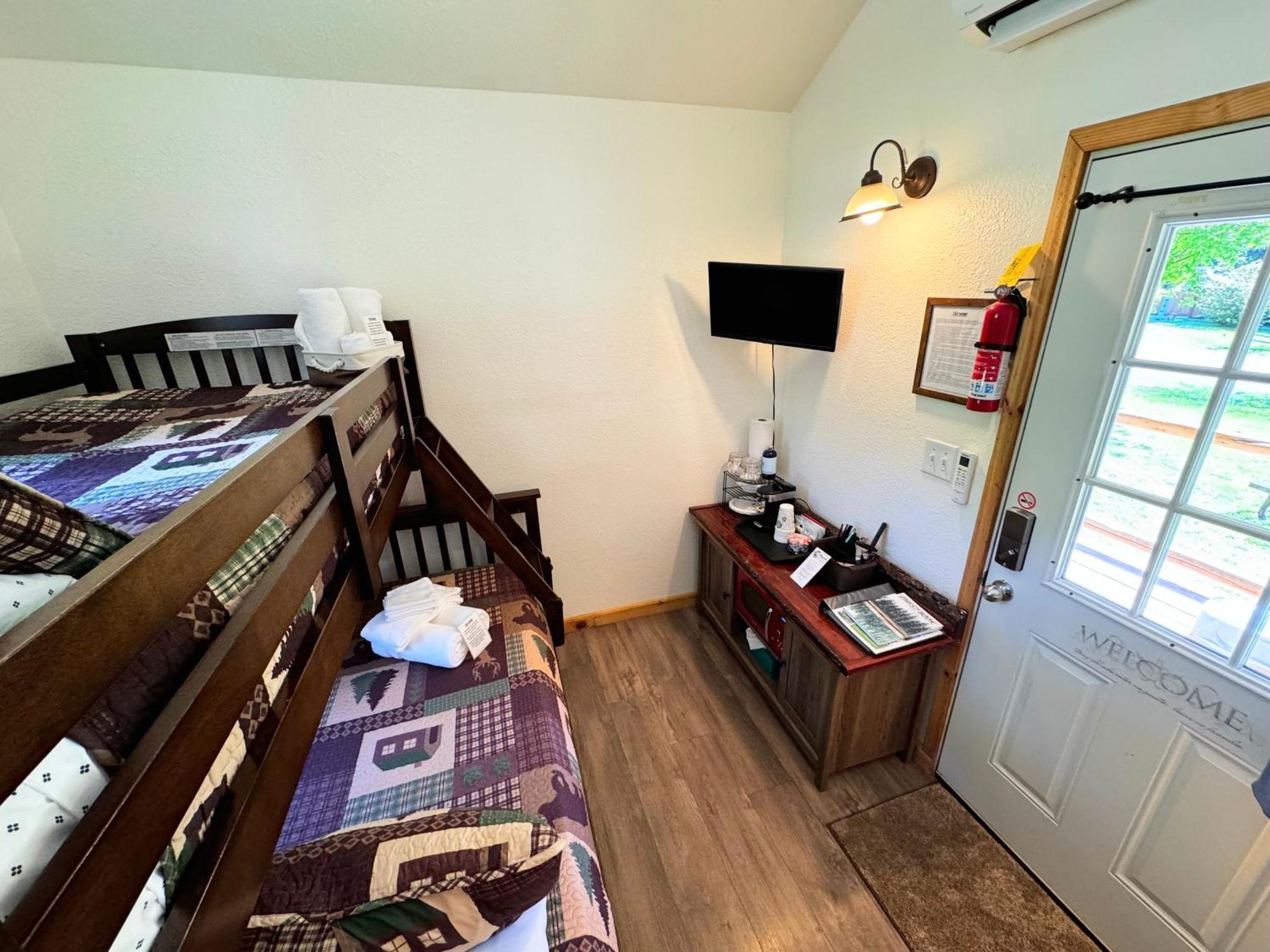 Umpqua'S Last Resort - Wilderness Cabins, Rv Park & Glamping Idleyld Park Buitenkant foto