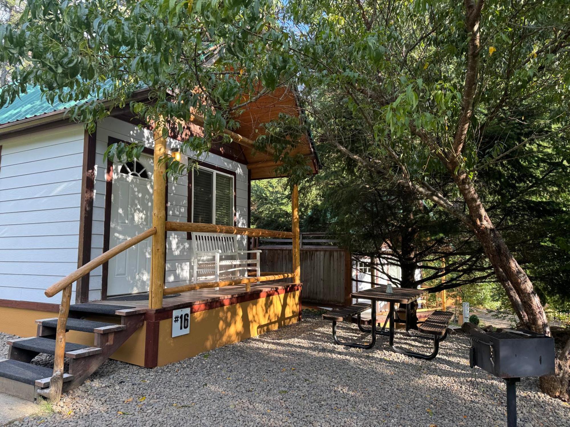Umpqua'S Last Resort - Wilderness Cabins, Rv Park & Glamping Idleyld Park Buitenkant foto