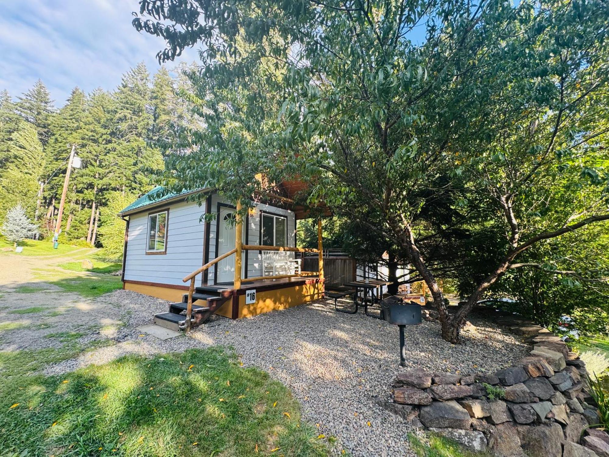 Umpqua'S Last Resort - Wilderness Cabins, Rv Park & Glamping Idleyld Park Buitenkant foto