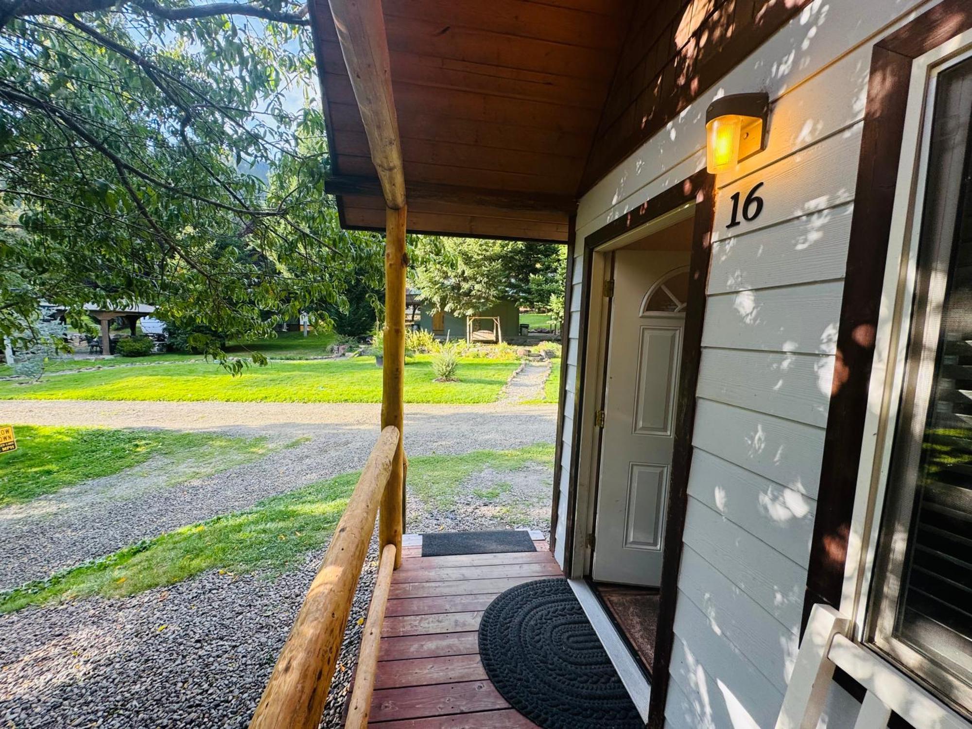 Umpqua'S Last Resort - Wilderness Cabins, Rv Park & Glamping Idleyld Park Buitenkant foto
