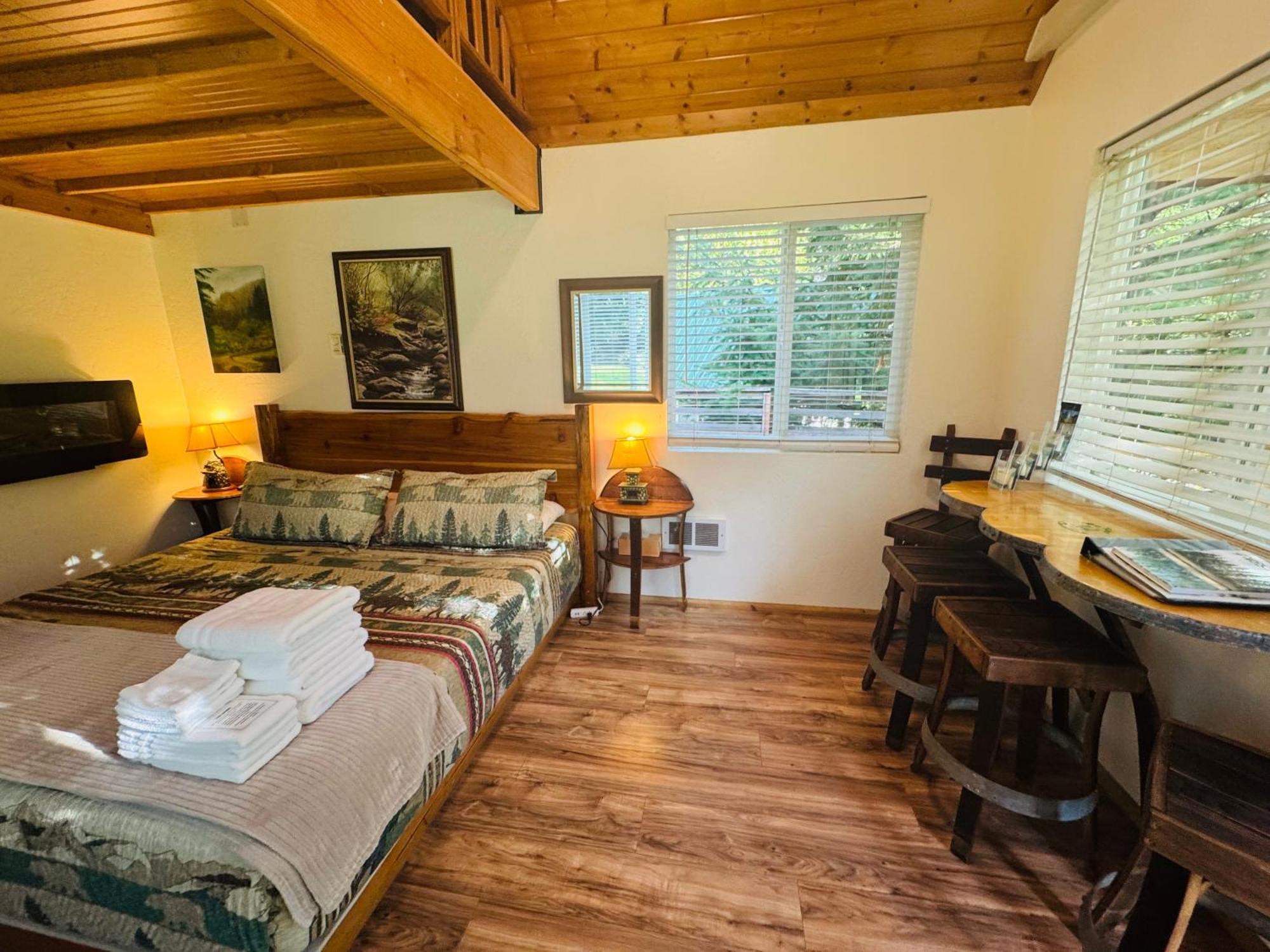 Umpqua'S Last Resort - Wilderness Cabins, Rv Park & Glamping Idleyld Park Buitenkant foto